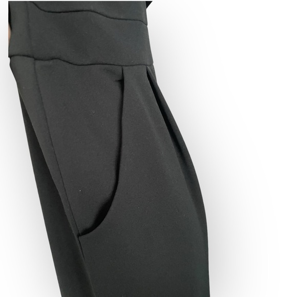 Tahari Arthur S Levine women’s v-neck ruffle sleeveless wide leg jumpsuit size 6 - Picture 8 of 8